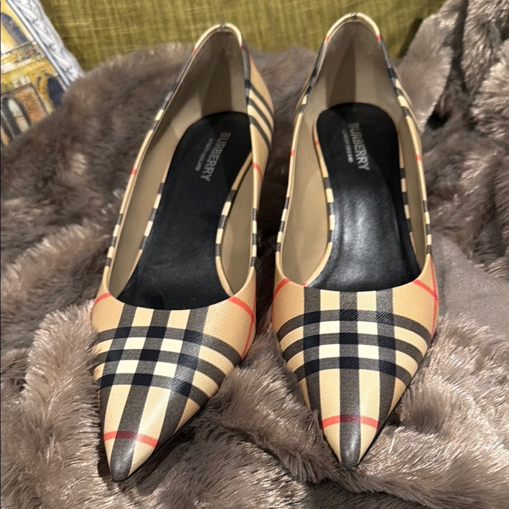 Burberry Women's Checkered Heels in Beige and Black